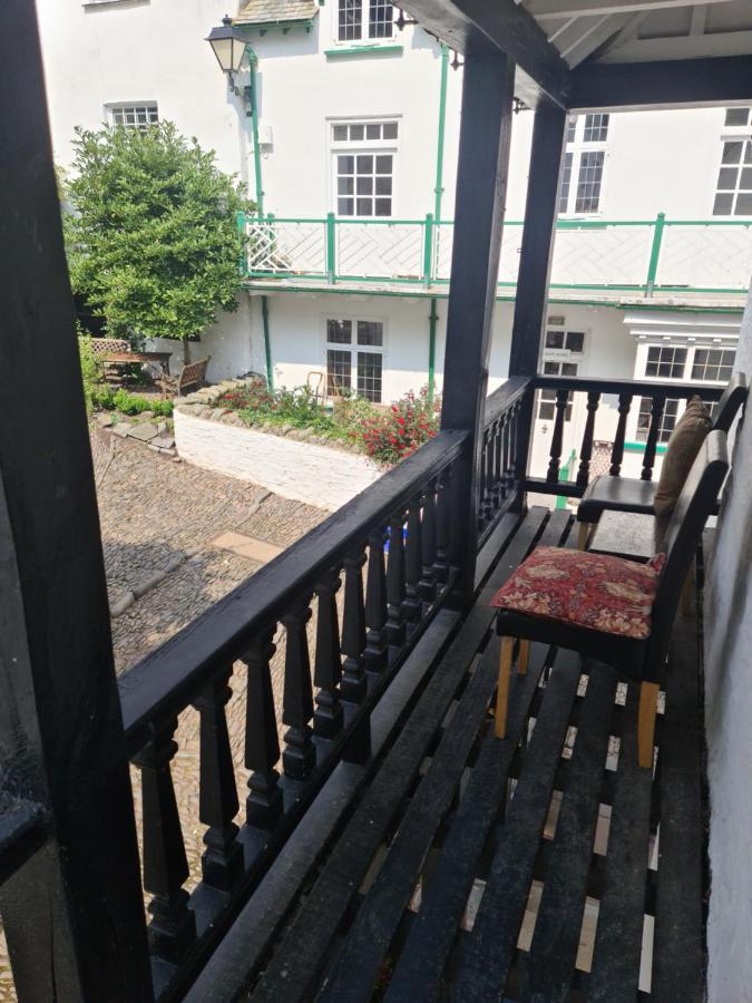 The New Inn Кловелли Экстерьер фото
